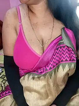 Snapshot of KannadaTamilTeluguBeauty chatting on December 15, 7:14 am KannadaTamilTeluguBeauty online show from December 15, 7:14 am