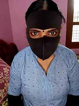 Snapshot of KannadaTamilTeluguBeauty chatting on November 7, 10:53 am KannadaTamilTeluguBeauty online show from November 7, 10:53 am