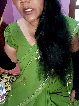 Snapshot of KannadaTamilTeluguBeauty chatting on November 19, 3:39 am KannadaTamilTeluguBeauty online show from November 19, 3:39 am