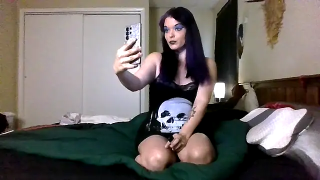 Snapshot of powhatanqueen chatting on October 8, 5:13 pm powhatanqueen online show from October 8, 5:13 pm