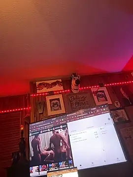 Snapshot of HarmoniousPhantasm3 chatting on February 15, 5:19 am HarmoniousPhantasm3 online show from February 15, 5:19 am