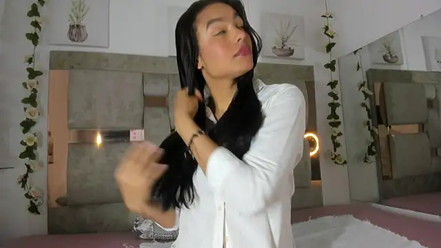 Snapshot of Joy-vergara chatting on October 3, 9:49 pm Joy-vergara online show from October 3, 9:49 pm