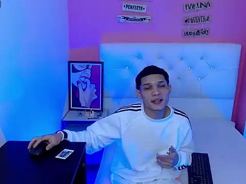 EL VENEZOLANO 22CM online show from September 18, 6:49 am