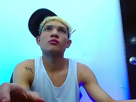 Snapshot of EL_VENEZOLANO_22CM chatting on November 25, 6:47 am EL VENEZOLANO 22CM online show from November 25, 6:47 am