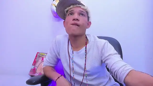 Snapshot of EL_VENEZOLANO_22CM chatting on December 5, 4:33 am EL VENEZOLANO 22CM online show from December 5, 4:33 am