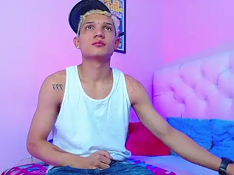 Snapshot of EL_VENEZOLANO_22CM chatting on November 16, 8:52 am EL VENEZOLANO 22CM online show from November 16, 8:52 am