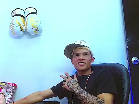 Snapshot of EL_VENEZOLANO_22CM chatting on November 30, 5:19 am EL VENEZOLANO 22CM online show from November 30, 5:19 am