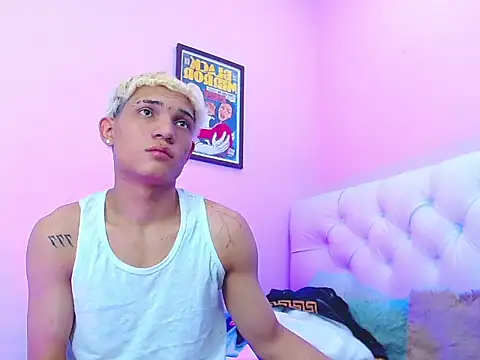 Snapshot of EL_VENEZOLANO_22CM chatting on November 9, 10:58 pm EL VENEZOLANO 22CM online show from November 9, 10:58 pm