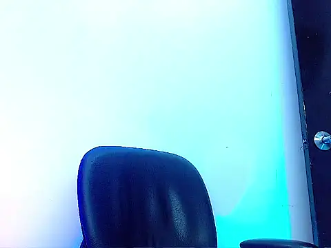 Snapshot of EL_VENEZOLANO_22CM chatting on November 29, 3:17 am EL VENEZOLANO 22CM online show from November 29, 3:17 am