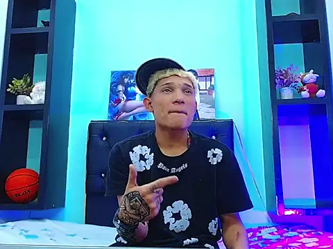 Snapshot of EL_VENEZOLANO_22CM chatting on November 23, 3:27 am EL VENEZOLANO 22CM online show from November 23, 3:27 am