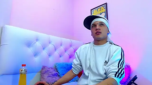 Snapshot of EL_VENEZOLANO_22CM chatting on November 26, 4:12 am EL VENEZOLANO 22CM online show from November 26, 4:12 am