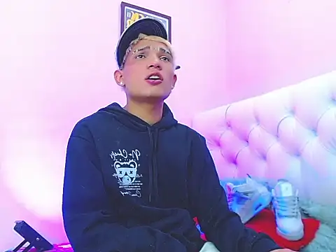 Snapshot of EL_VENEZOLANO_22CM chatting on November 12, 5:22 am EL VENEZOLANO 22CM online show from November 12, 5:22 am