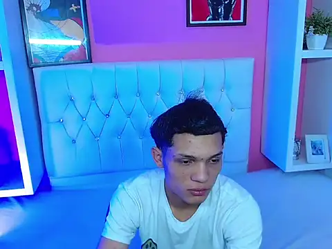 EL VENEZOLANO 22CM online show from September 21, 5:23 am