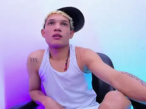 Snapshot of EL_VENEZOLANO_22CM chatting on November 28, 4:34 am EL VENEZOLANO 22CM online show from November 28, 4:34 am