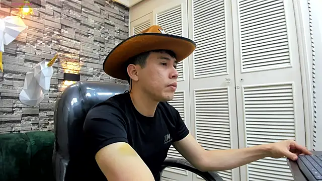 Nick Wolff online show from December 3, 4:02 am