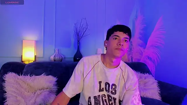 SandroVeyra online show from November 4, 1:31 am