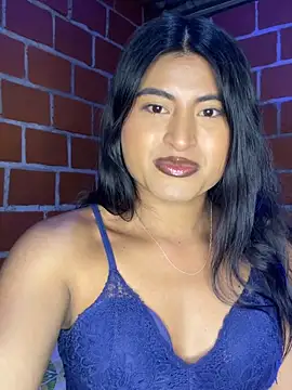 Michelle Narvaez online show from June 18, 1:26 am