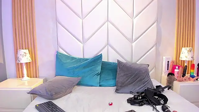 AishaValcazar online show from April 7, 4:03 am