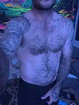Snapshot of skip69xxx chatting on June 24, 4:33 am skip69xxx online show from June 24, 4:33 am