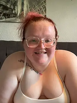 Snapshot of AmberBliss-X chatting on May 28, 6:47 pm AmberBliss-X online show from May 28, 6:47 pm