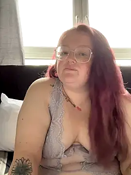 Snapshot of AmberBliss-X chatting on October 14, 9:21 am AmberBliss-X online show from October 14, 9:21 am