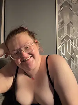 Snapshot of AmberBliss-X chatting on October 14, 10:09 pm AmberBliss-X online show from October 14, 10:09 pm