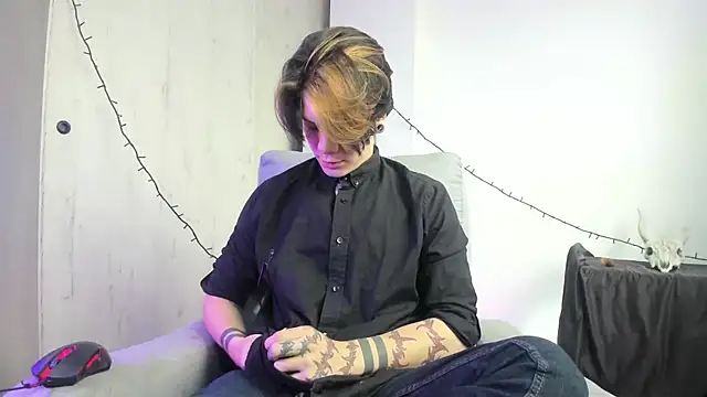 Jerry Cole online show from December 17, 3:28 pm