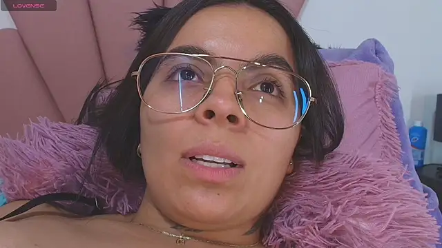 hillary joness online show from September 12, 2:01 am