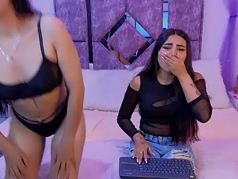 Snapshot of danilu_and_eva21 chatting on September 25, 8:26 pm danilu and eva21 online show from September 25, 8:26 pm