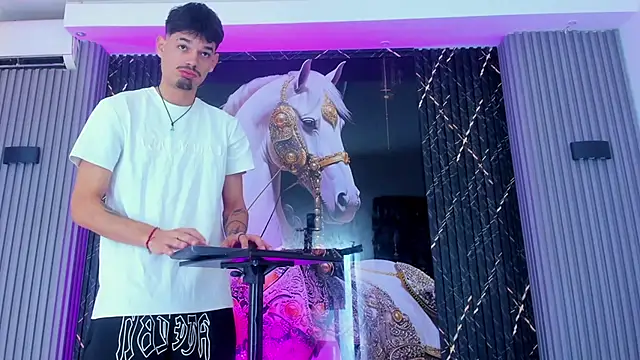 Iam Steven online show from November 9, 12:31 pm