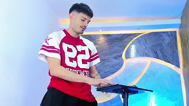 Iam Steven online show from February 19, 12:35 pm