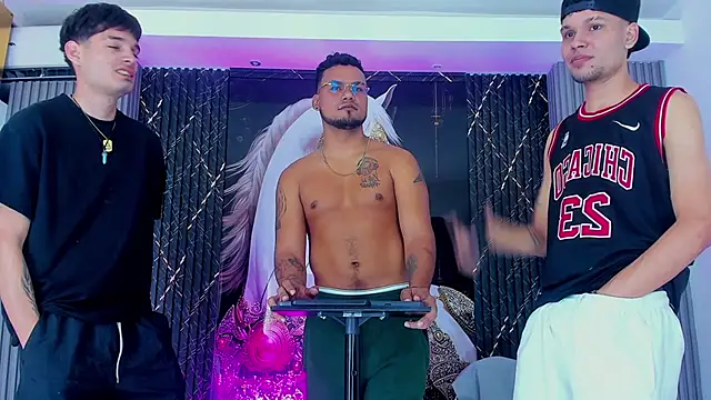 Iam Steven online show from November 24, 1:22 pm