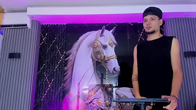 Iam Steven online show from December 15, 5:19 pm