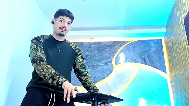 Iam Steven online show from February 13, 4:12 am