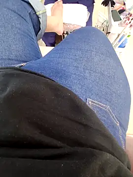 Aliciabloom online show from November 16, 6:45 pm