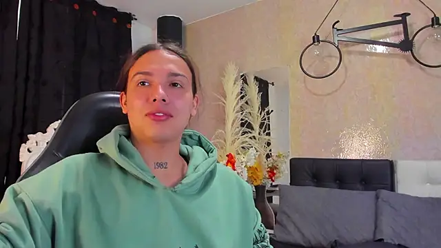 Almaazz online show from February 4, 7:09 pm