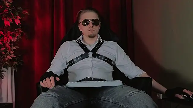 Vincent Hardman online show from March 26, 8:18 pm