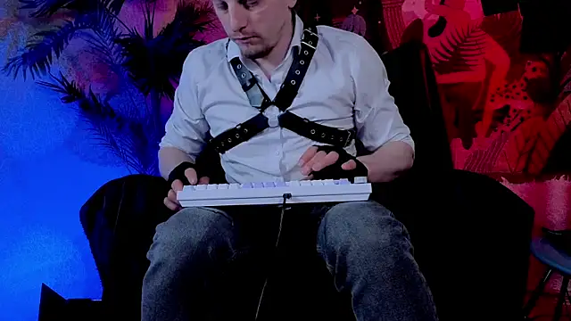 Vincent Hardman online show from April 7, 8:10 pm