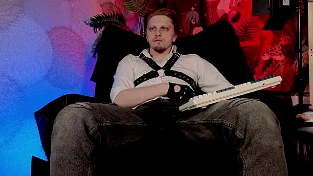 Vincent Hardman online show from April 4, 8:15 pm