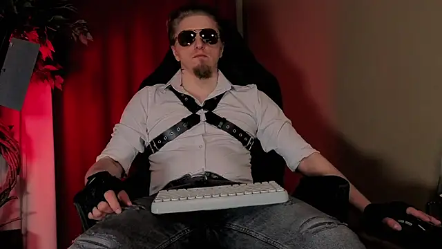 Vincent Hardman online show from March 19, 8:20 pm