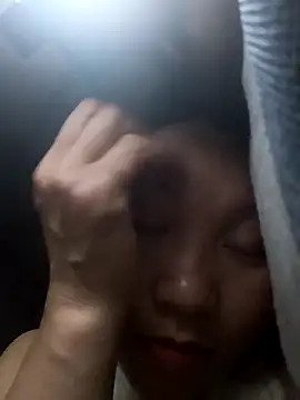 bonnie-00 online show from April 7, 2:30 pm