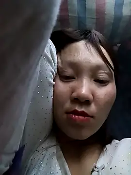 bonnie-00 online show from April 4, 3:40 pm