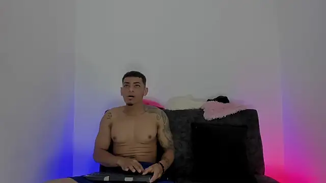 maykel and mike online show from October 10, 2:40 pm