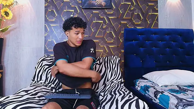 Snapshot of fire_drako_ chatting on June 28, 10:27 pm fire drako online show from June 28, 10:27 pm