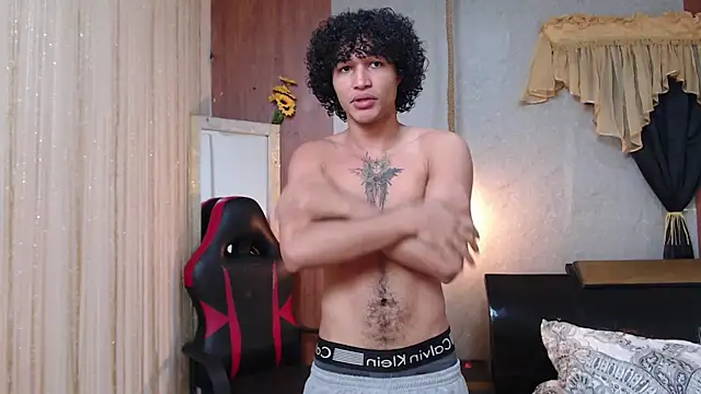 Snapshot of fire_drako_ chatting on April 21, 9:32 pm fire drako online show from April 21, 9:32 pm