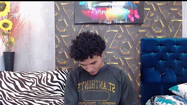 Snapshot of fire_drako_ chatting on September 25, 4:07 am fire drako online show from September 25, 4:07 am