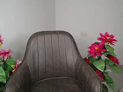 Snapshot of Naughtyy_stripgirl chatting on September 23, 2:07 am Naughtyy stripgirl online show from September 23, 2:07 am