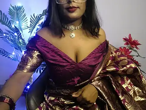 Snapshot of Naughtyy_stripgirl chatting on September 23, 4:25 pm Naughtyy stripgirl online show from September 23, 4:25 pm
