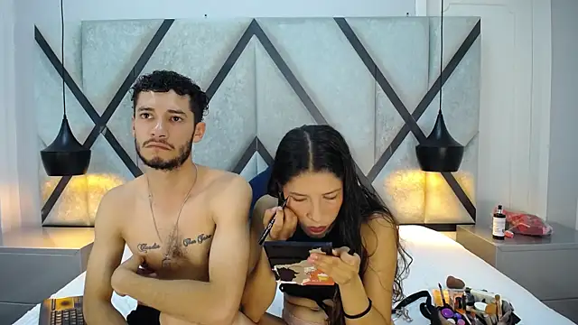 Snapshot of EthanCollen chatting on November 9, 10:58 pm EthanCollen online show from November 9, 10:58 pm