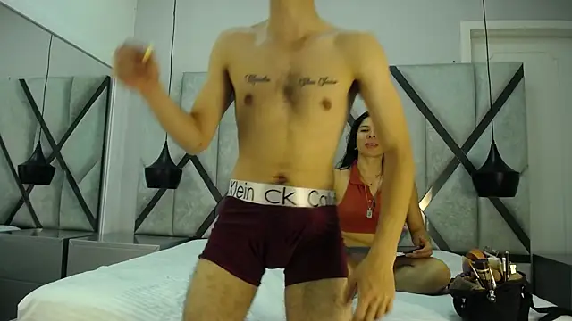 Snapshot of EthanCollen chatting on November 6, 10:36 pm EthanCollen online show from November 6, 10:36 pm